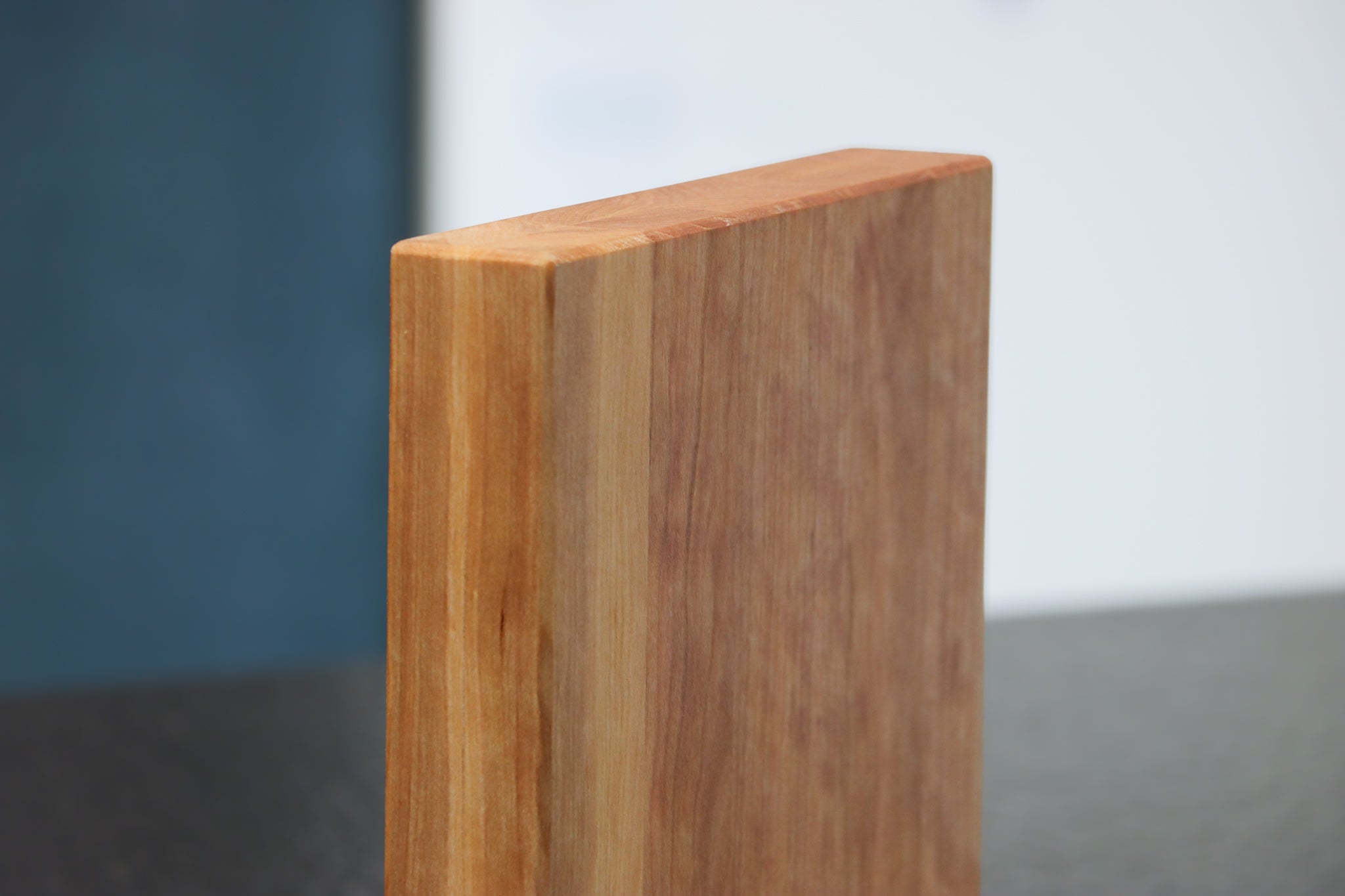 Magnetischer Messerblock aus Kirschbaum