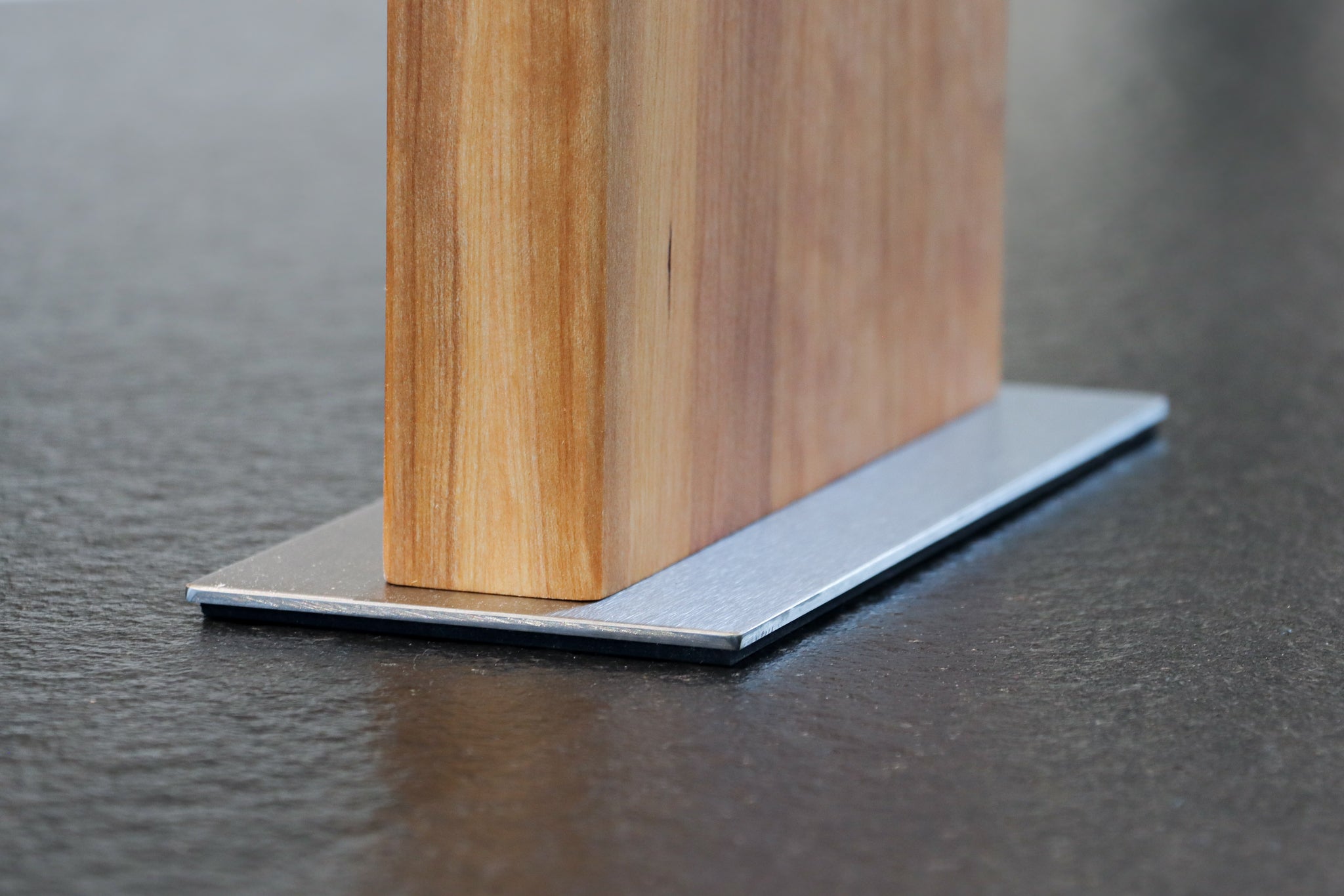 Magnetischer Messerblock aus Kirschbaum