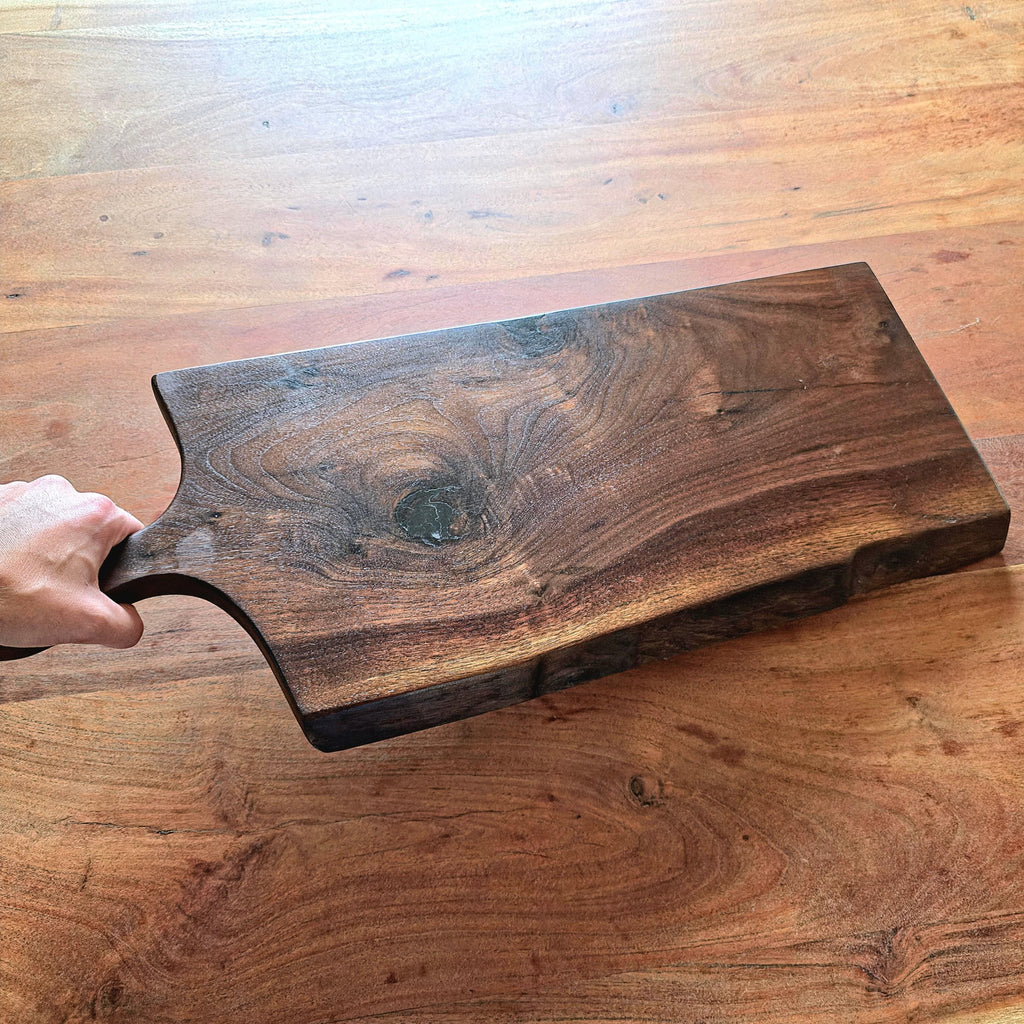 Servierbrett aus Nussbaum Unikat - Echtholz Manufaktur Thunig