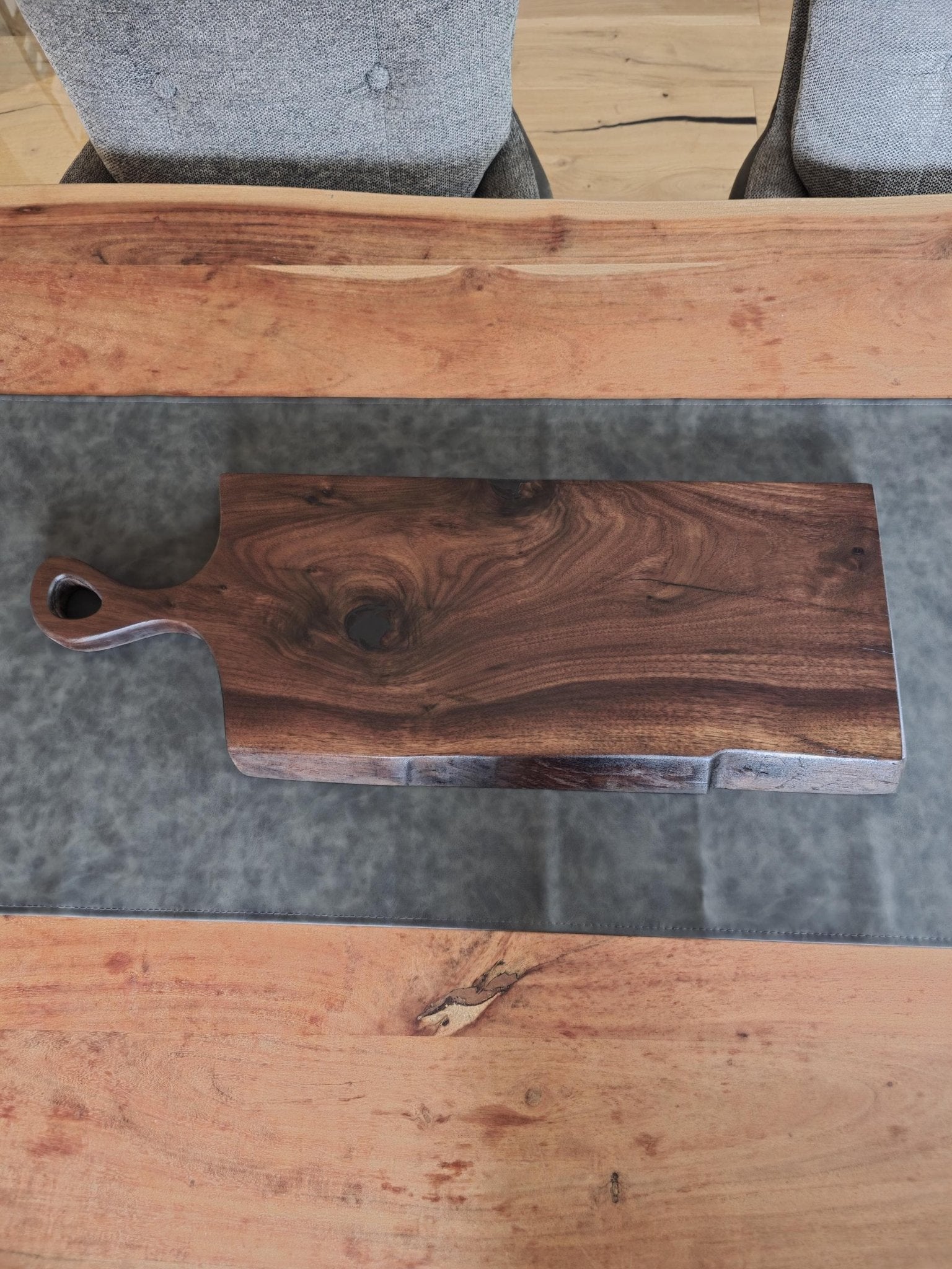 Servierbrett aus Nussbaum Unikat - Echtholz Manufaktur Thunig