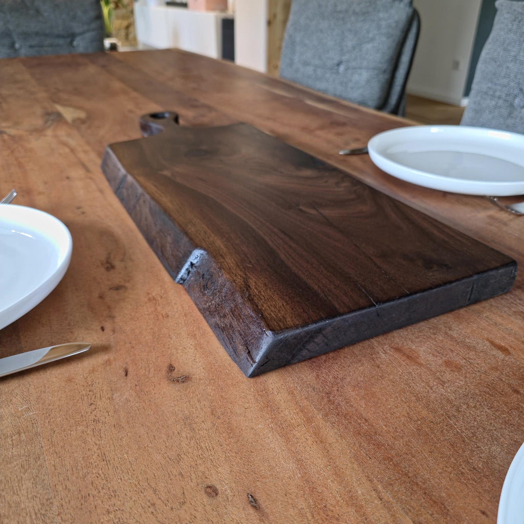 Servierbrett aus Nussbaum Unikat - Echtholz Manufaktur Thunig