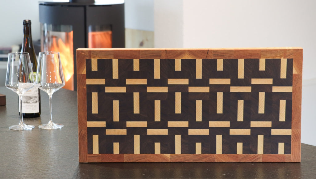 Stirnholz Schneidebrett aus Nussbaum, Esche und Kirsche - Echtholz Manufaktur Thunig