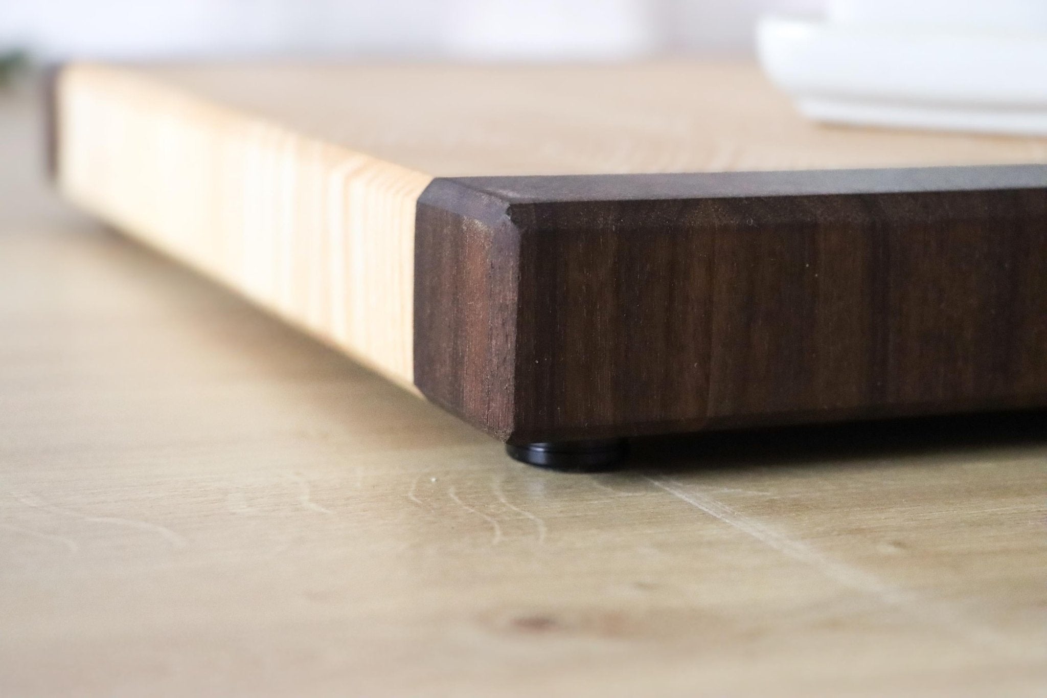 Stirnholz Schneidebrett aus Nussbaum und Esche - Echtholz Manufaktur Thunig-Zusatzoption_2