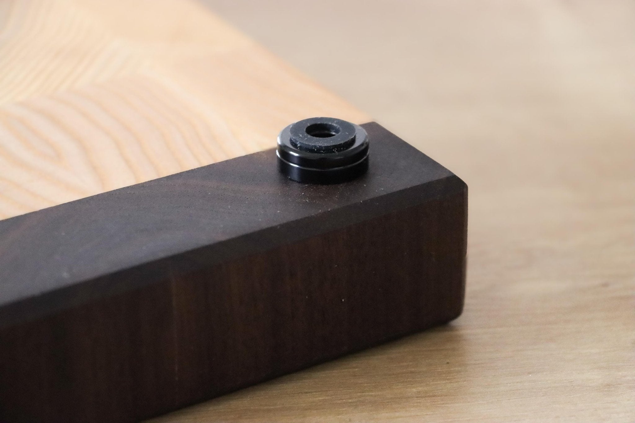 Stirnholz Schneidebrett aus Nussbaum und Esche - Echtholz Manufaktur Thunig-Zusatzoption_2