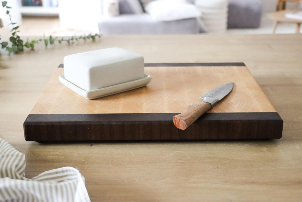 Stirnholz Schneidebrett aus Nussbaum und Esche - Echtholz Manufaktur Thunig-Zusatzoption_2